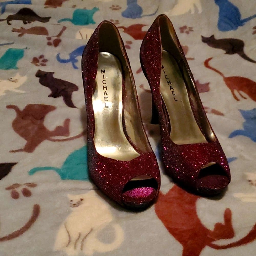 Peep toe heels in glittery peacock